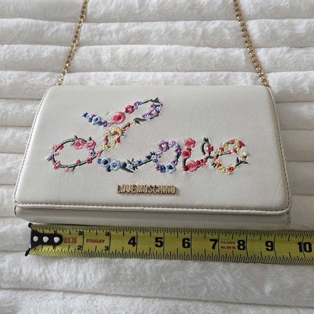 NWOT Love Moschino Floral LOVE Embroidered Crossbody Bag Cream Gold Chain - Picture 13 of 16